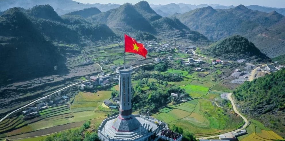 Cột cờ HÀ GIANG